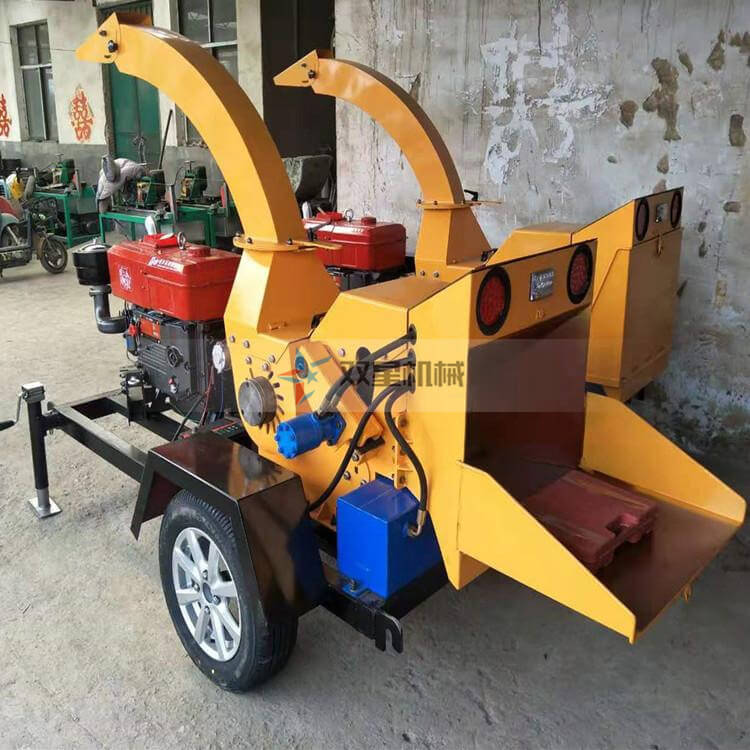 移動(dòng)樹枝粉碎機(jī)