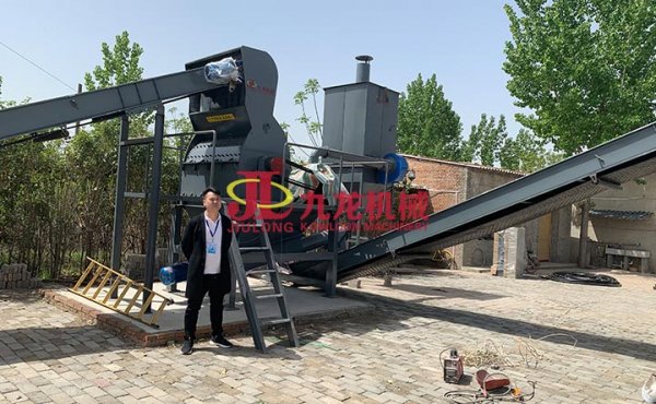 木材粉碎機在不同的樹枝粉碎機季節(jié)要使用不同的方法