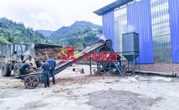我們教大家該如何樹枝粉碎機(jī)廠家防止木頭粉碎機(jī)生銹