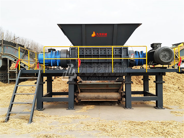 秸稈粉碎機(jī)工作中<a href='http://muzqs.com' target='_blank'><span><a href='http://muzqs.com/1/229.html' target='_blank'><span>樹(shù)枝粉碎</span></a>機(jī)</span></a>價(jià)格
的使用技巧有哪些