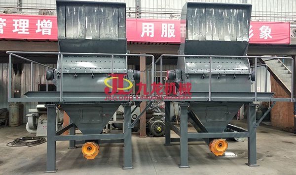 木材粉碎機(jī)既給農(nóng)民帶來(lái)樹(shù)枝粉碎機(jī)了經(jīng)濟(jì)效益又保護(hù)了我們的環(huán)境